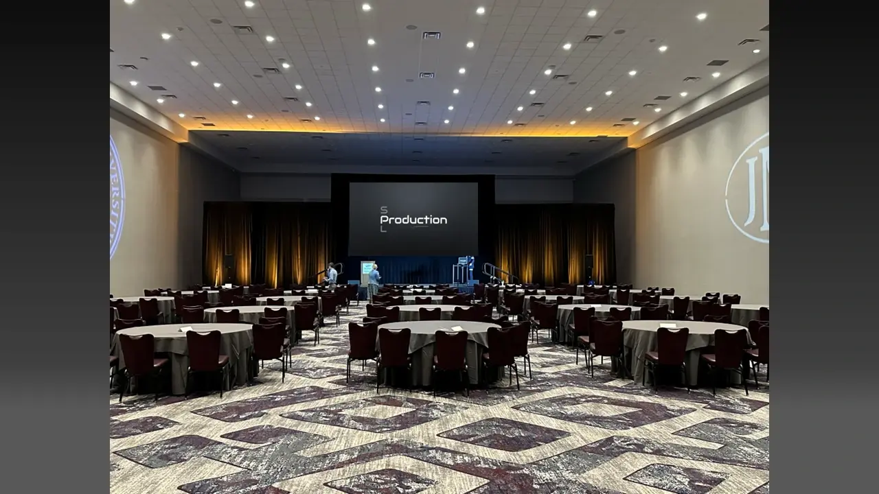 Single Screen - Show Look - Branded Single Screen - Show Look - Branded